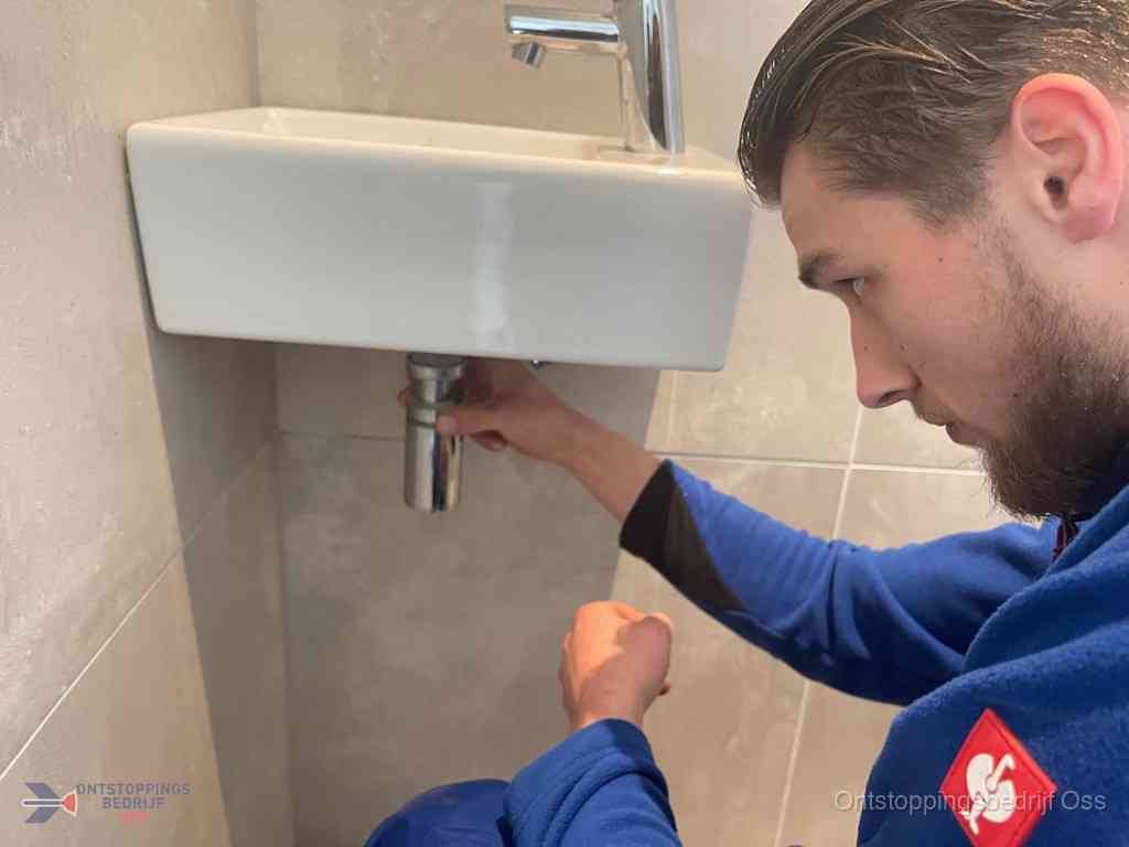 Wastafel Ontstoppen Oss